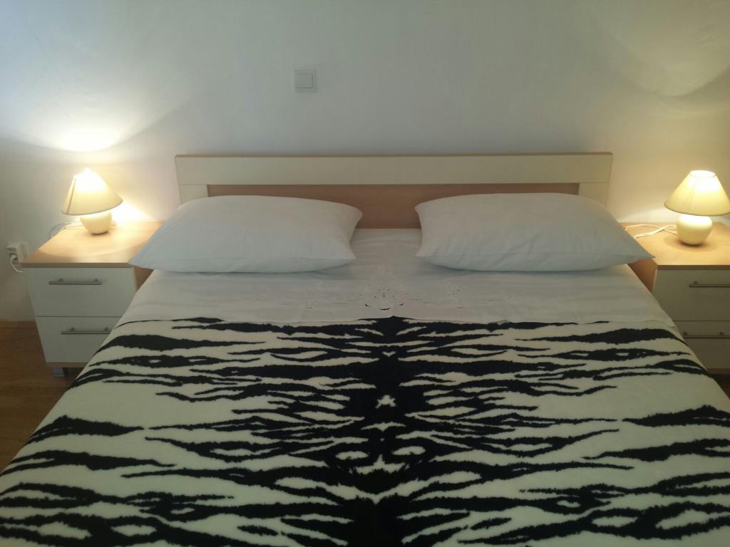 Apartman Gelic Makarska Exteriör bild